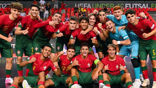 Portugal nega tri à Espanha e conquista inédito título europeu em sub-19!