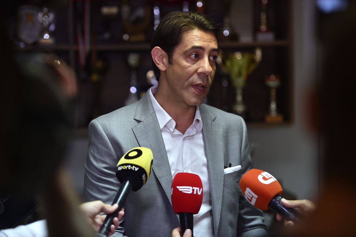 Benfica: Rui Costa «otimista» na partida para a Alemanha