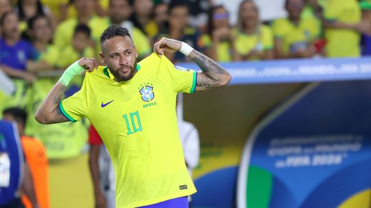 «Neymar devia ter conquistado cinco Bolas de Ouro»