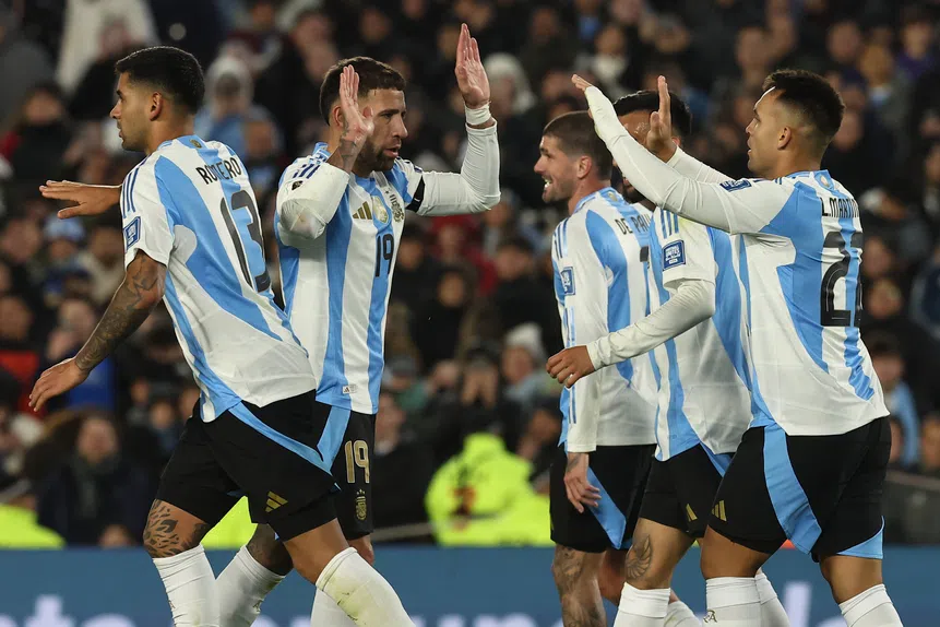 Otamendi expulso! Argentina treme no apocalipse