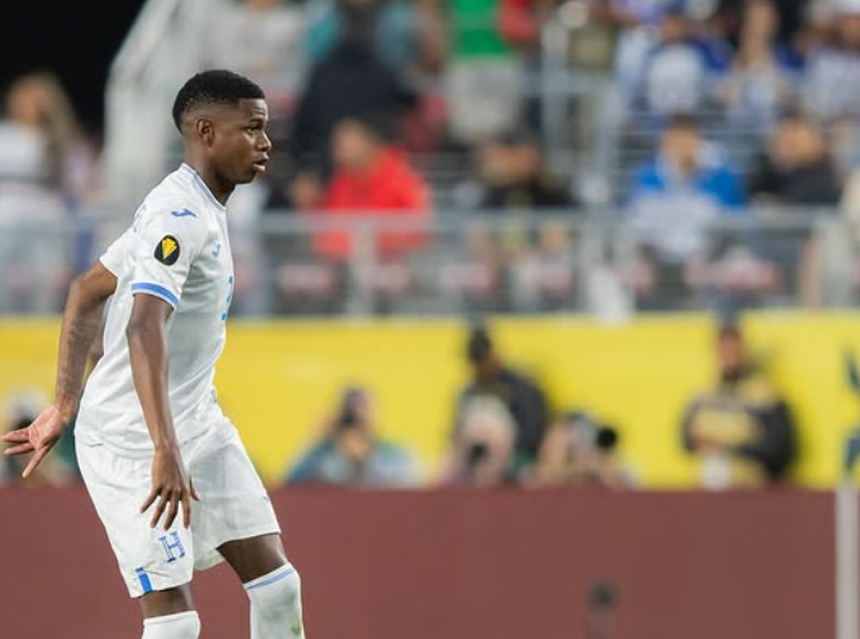 Julián Martínez ao serviço da seleção das Honduras. Foto Julián Martínez/Instagram