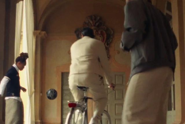 Buffon e... vinho: Juventus apresenta terceira camisola