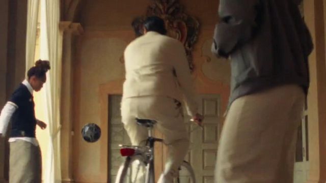 Buffon e... vinho: Juventus apresenta terceira camisola