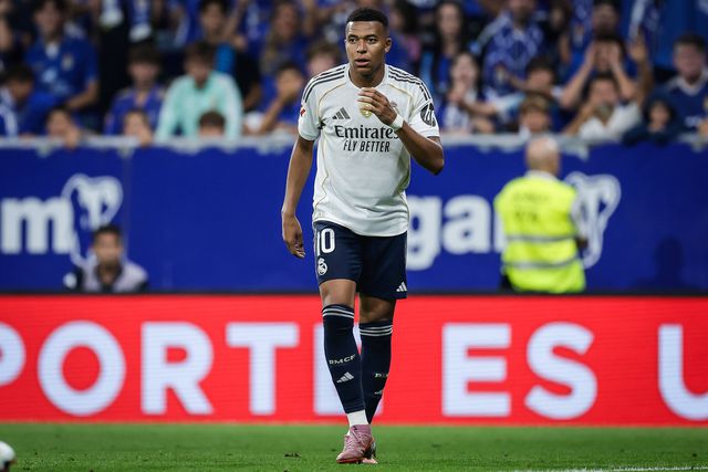 Adepto do Oviedo detido em Espanha por dirigir gestos racistas a Mbappé