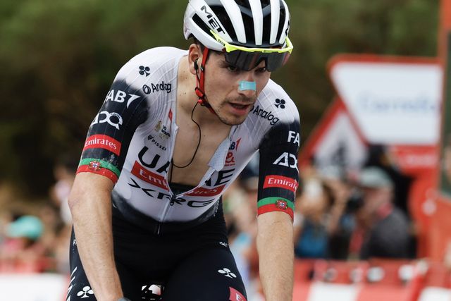 Vuelta: João Almeida resiste no Morredero