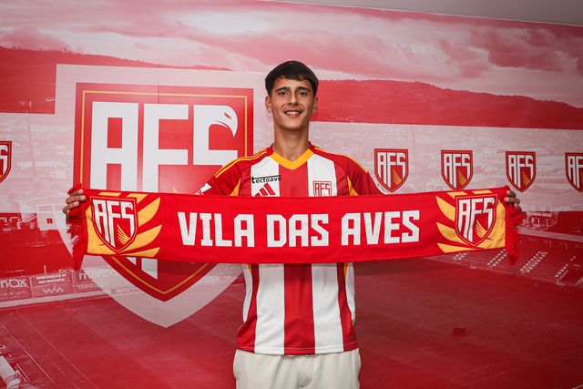 Aves SAD: Jovem da formação assina contrato e é emprestado ao Mirandela