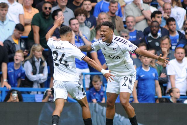 Foi anulado? Não interessa, para os adeptos do Fullham é o golo do mês!