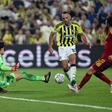 Pouco Mora num empate que teve muito Svilar (crónica)