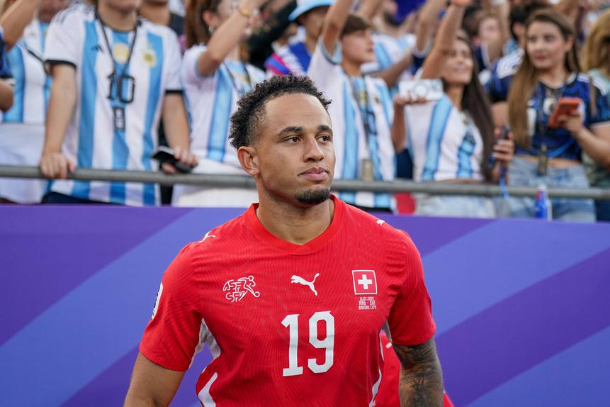 Okafor no Mundial com a camisola suíça