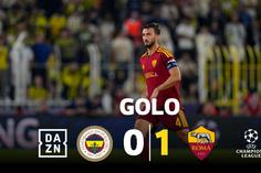 Ex-Benfica faz golaço a... ex-Benfica