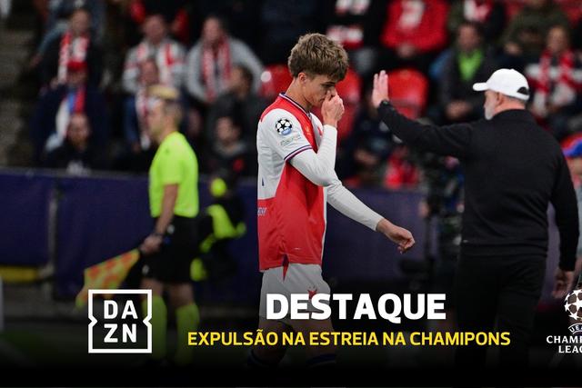 Nem um minuto durou! Jovem do Slavia candidata-se a pior estreia de sempre na Champions