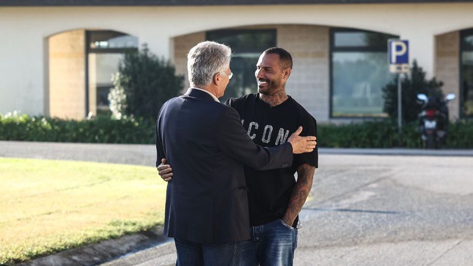 Laszlo Boloni com Quaresma na Academia: «Foi o meu mustang!» (Veja as fotos)