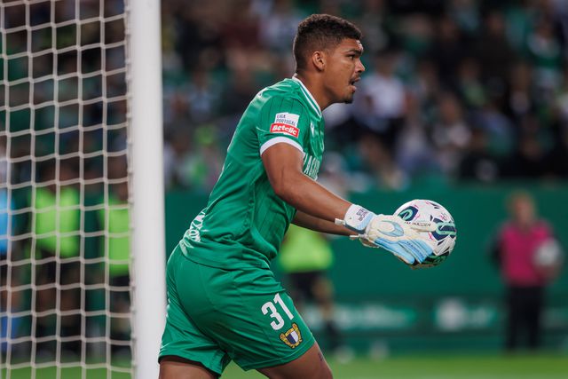 Luiz Júnior eleito o melhor guarda-redes de setembro da Liga