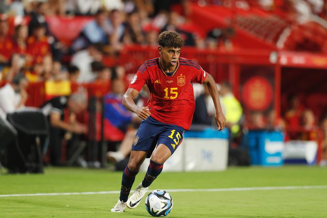 Lamine Yamal dispensado da seleção de Espanha devido a lesão