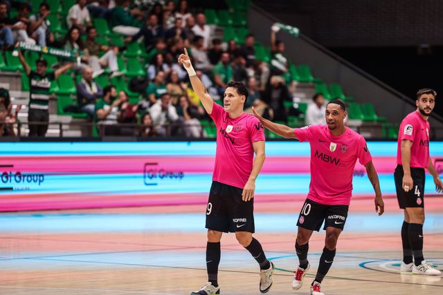 Sporting goleia UPVN e conquista Troféu Stromp