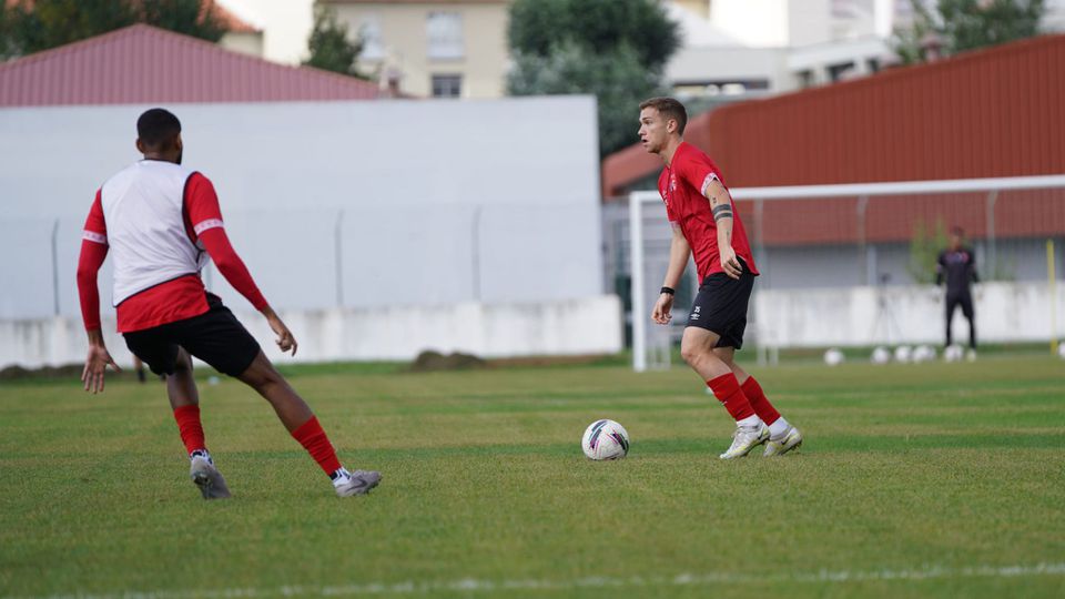 Santa Clara vence teste diante da equipa B