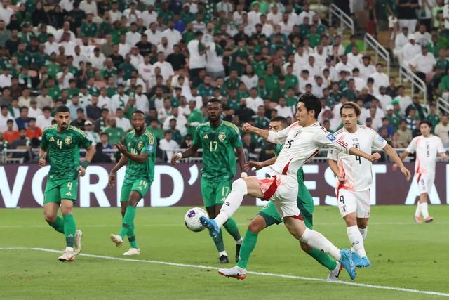 Morita assiste e Japão vence a Arábia Saudita no apuramento para o Mundial 2026