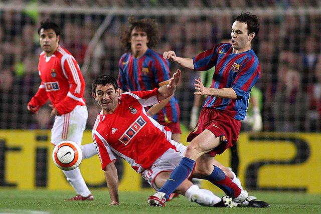 Iniesta lembra dia «espetacular» frente ao Milan: «Também joguei aí contra o Benfica»