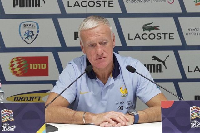 Deschamps volta a comentar polémica com Mbappé