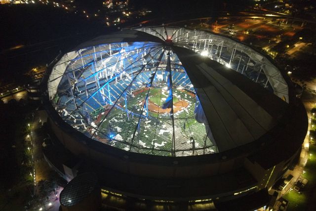 Furacão Milton (fotos): Destruição, mortes, e três milhões sem energia
