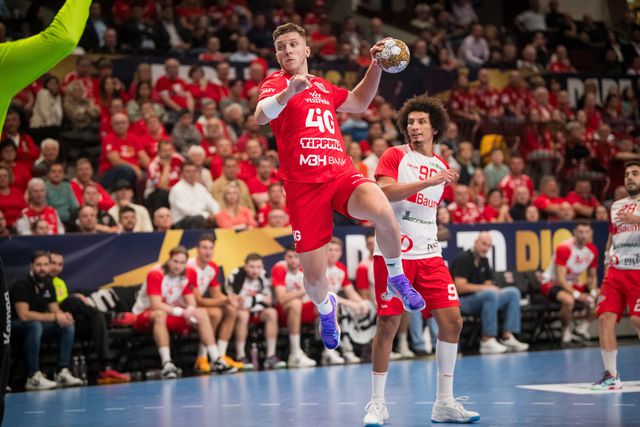 Liga dos Campeões: Veszprém e Fuchse vencem e aproximam-se do Sporting