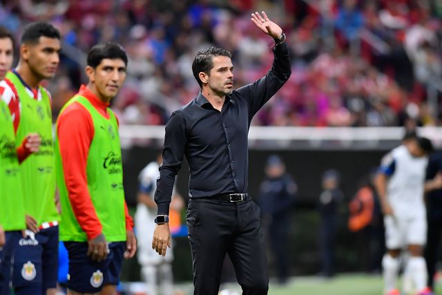 Fernando Gago rescinde com o Chivas para regressar ao Boca Juniors