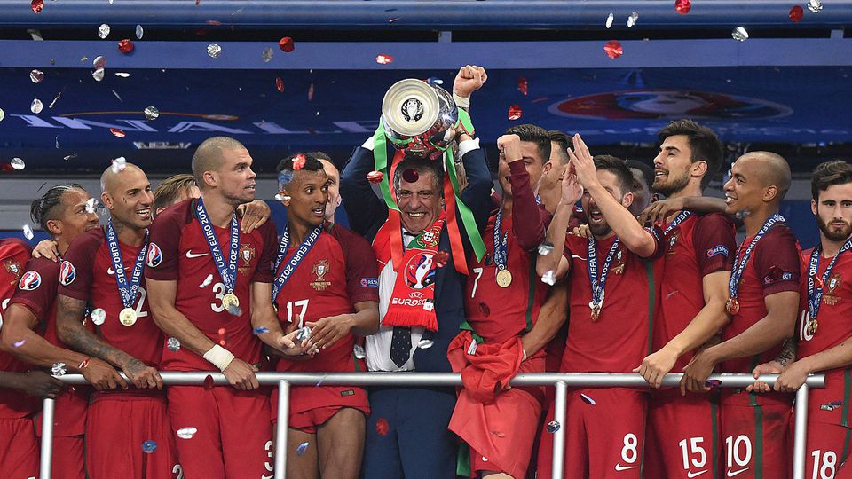 FPF felicita Fernando Santos pelo 70.º aniversário: «Para a história»