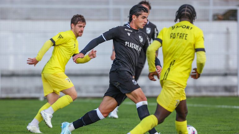 V. Guimarães: futuro de Marco Cruz pode passar por cedência