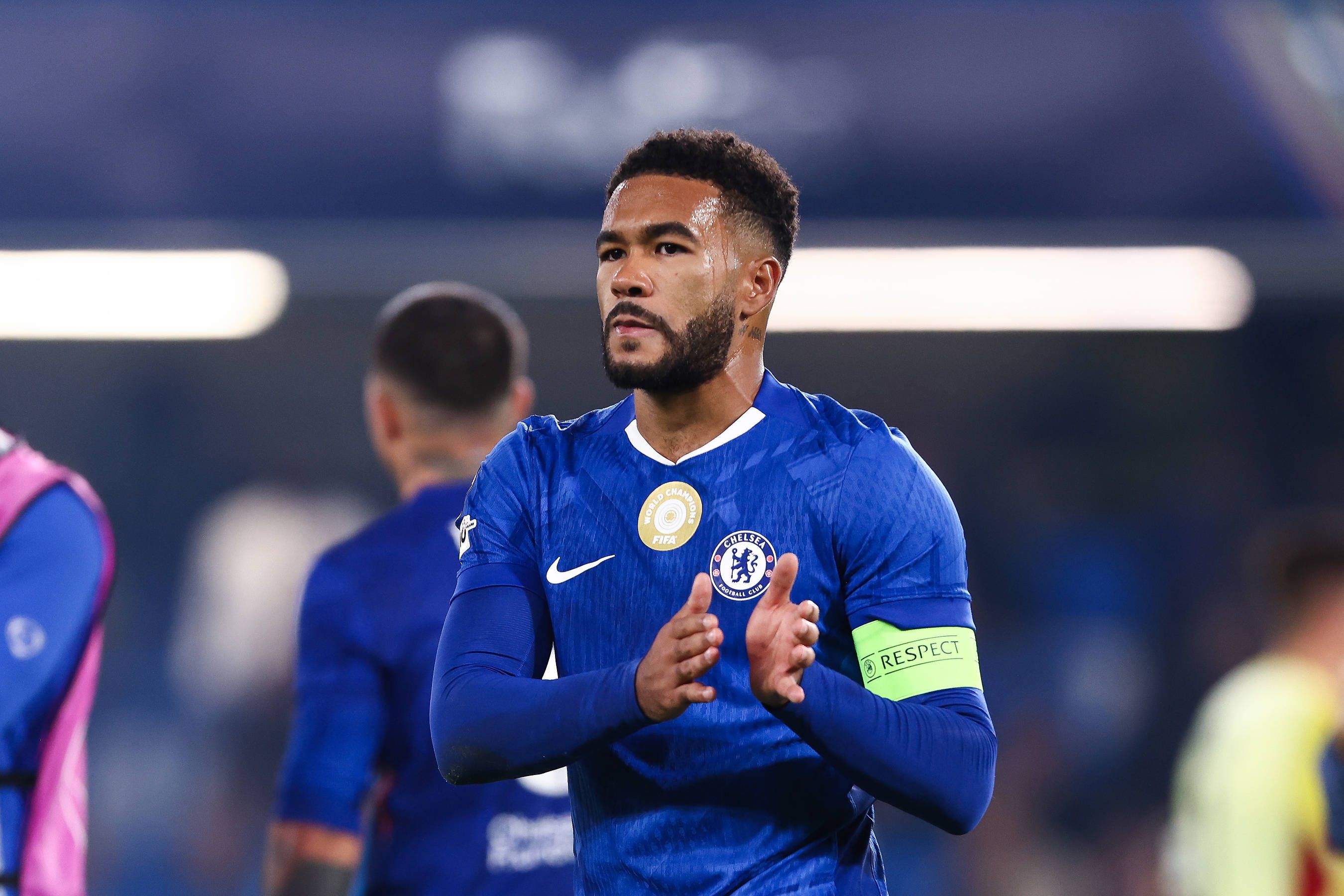 15 - Reece James, Chelsea, 288 mil euros/semana