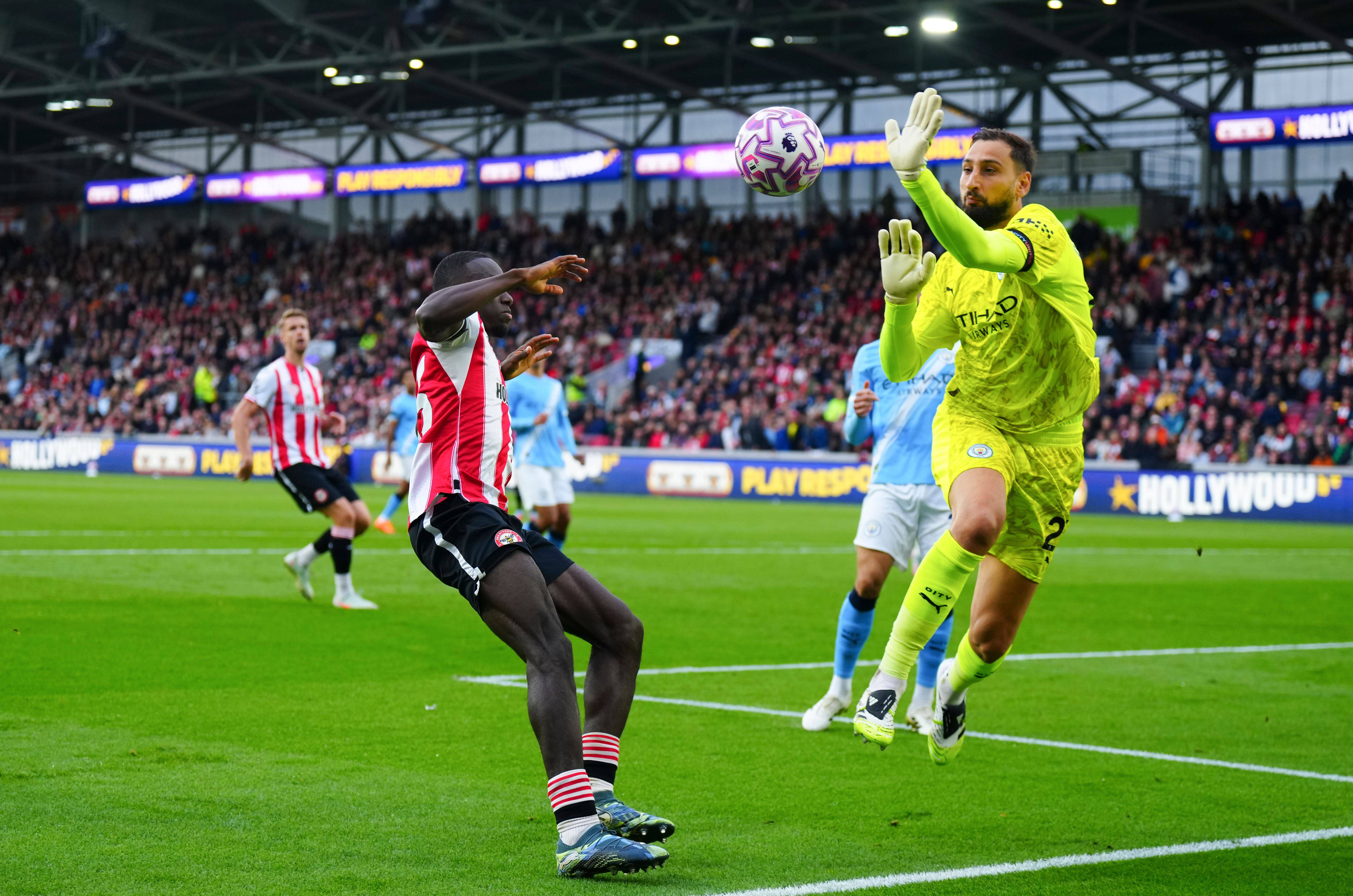 14 - Gigi Donnarumma, Manchester City, 288 mil euros/semana