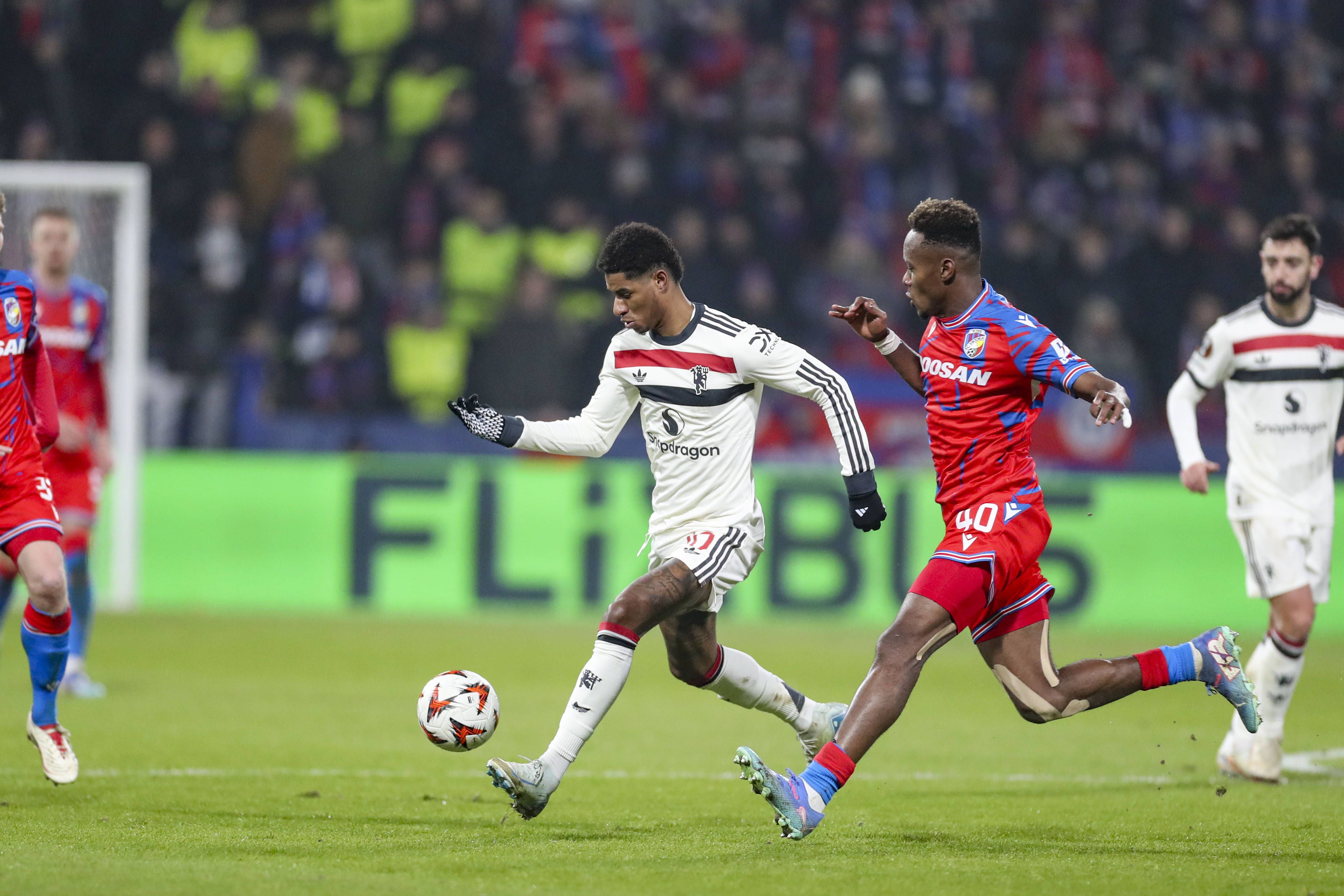 7 - Marcus Rashford, Manchester Unites/Barcelona, 345 mil  euros/semana