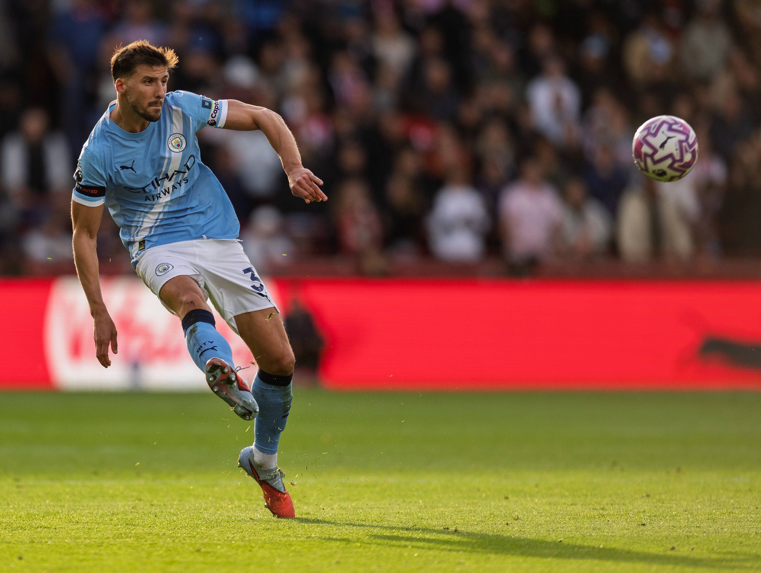13 - Rúben Dias, Manchester City, 288 mil euros/semana