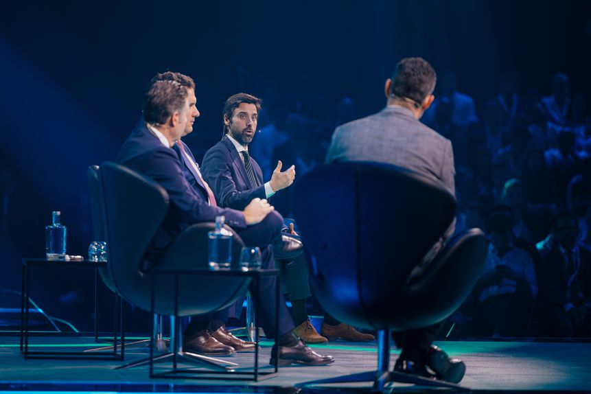 Francisco Salgado Zenha, vice-presidente do Sporting, ao lados dos CFO do Benfica e FC Porto - Foto: Summit