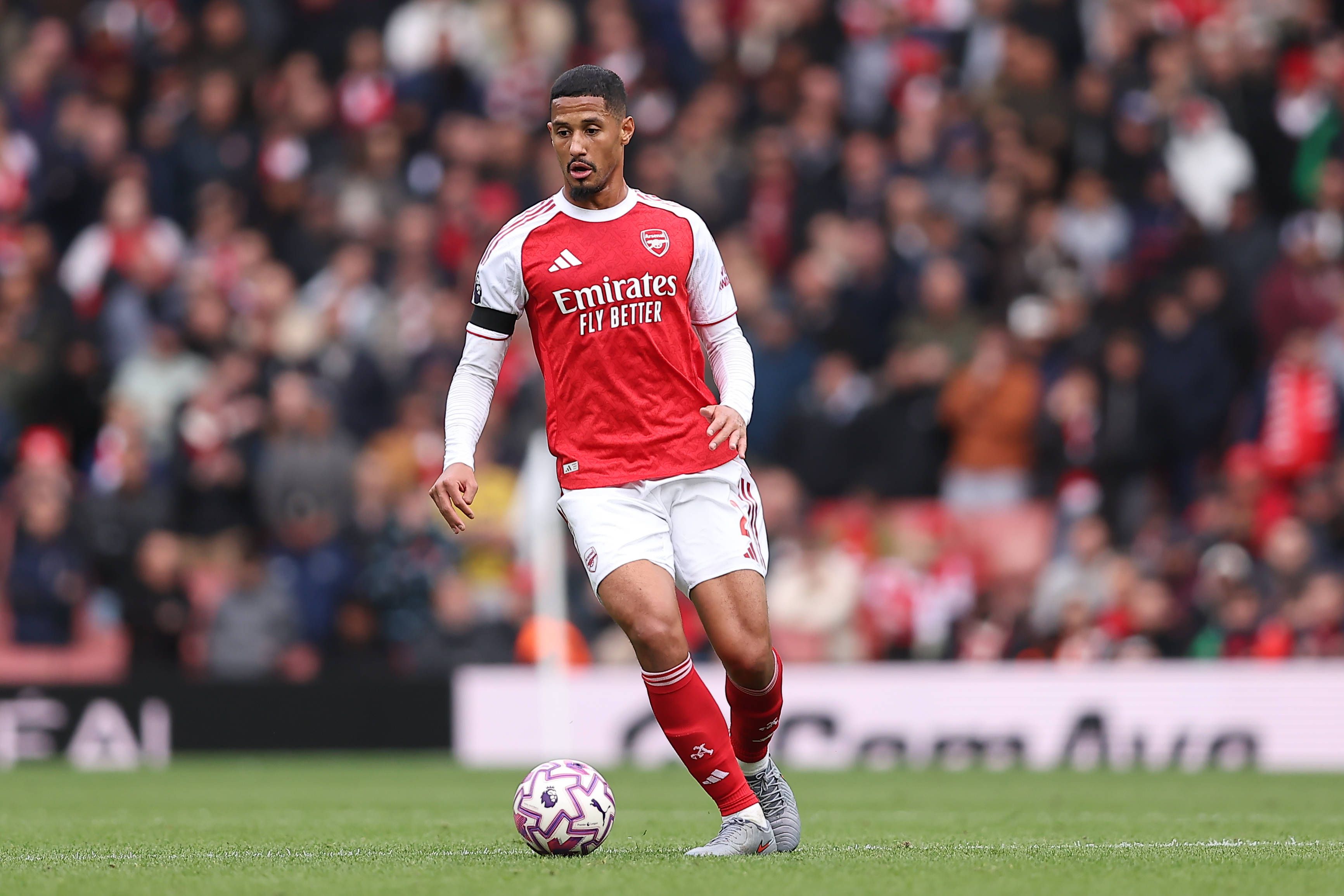 16 - William Saliba, Arsenal, 288 mil euros/semana