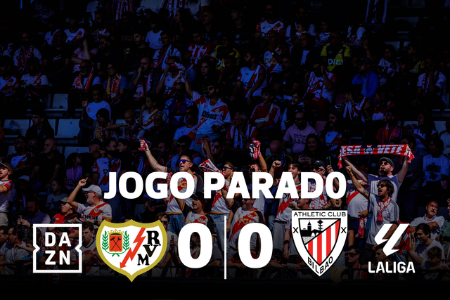 Jogo suspenso devido a objetos atirados para o relvado