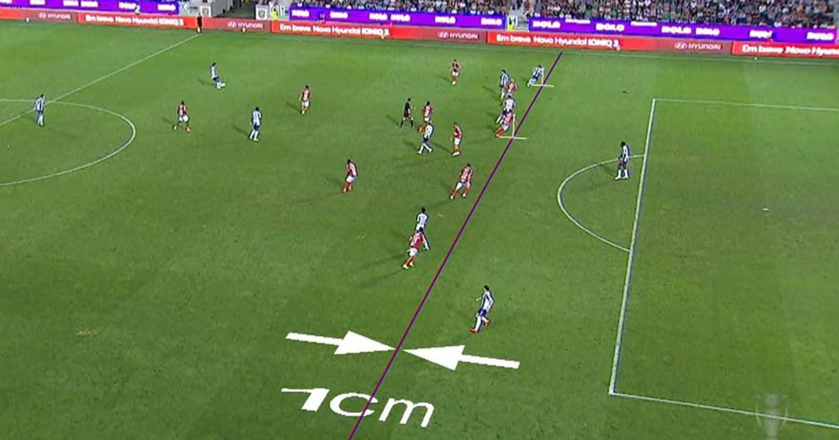 Benfica Calls Porto's One-Centimetre Goal a 'Total VAR Shame'