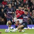 Aviso a Michael Carrick: «Bruno Fernandes tem de sair da equipa antes que expluda»