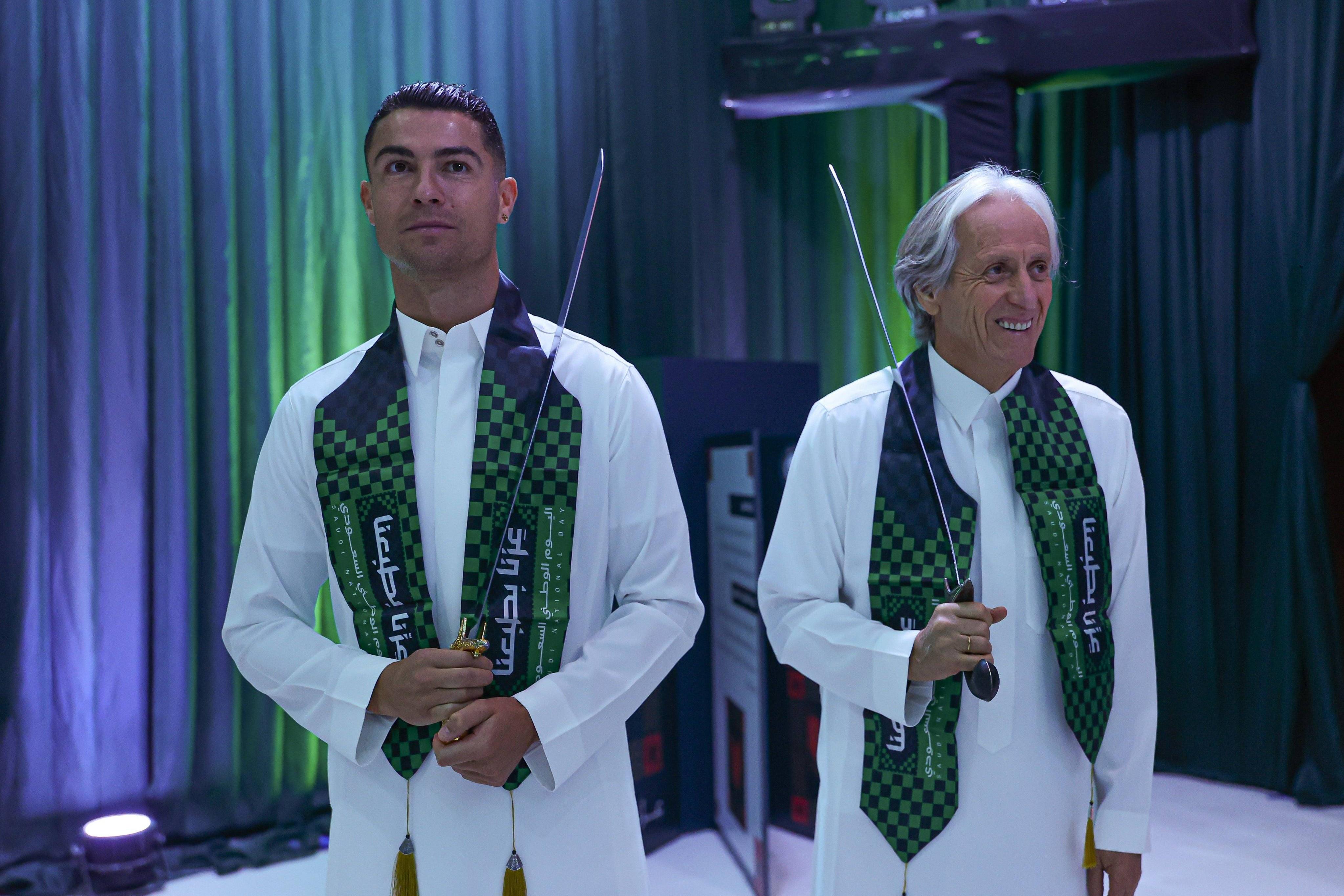 Cristiano Ronaldo e Jorge Jesus na Arábia Saudita, quando a relação era perfeita - Foto: Imago