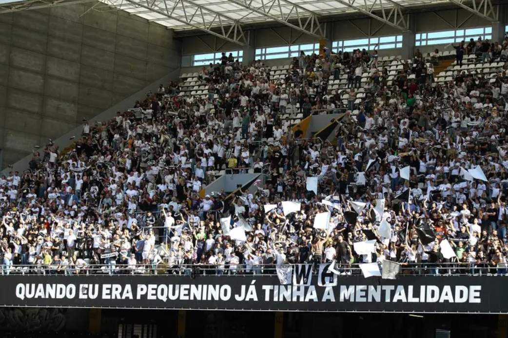 Adeptos do Vitória de Guimarães - Foto: Vítor Garcez/ASF