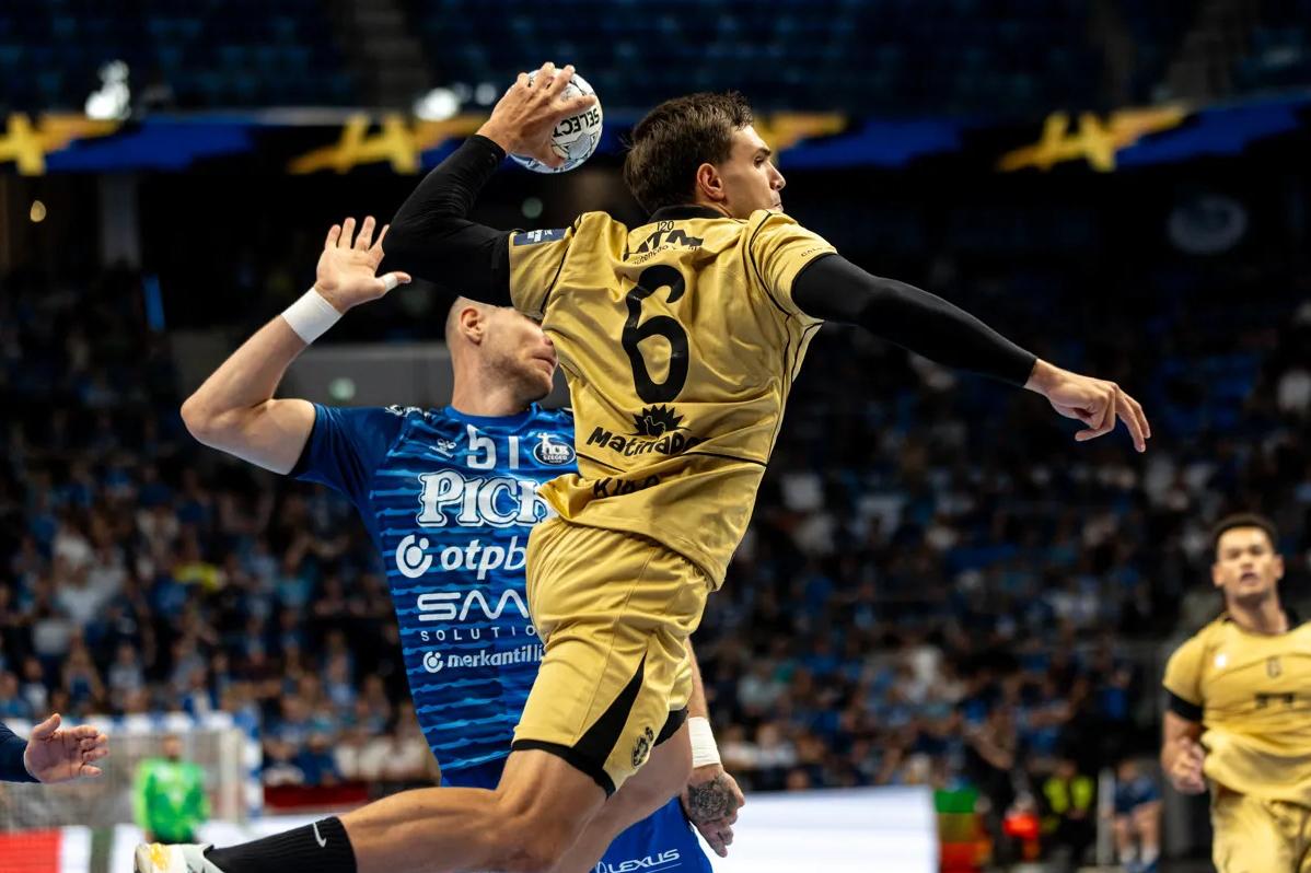 Kiko Costa não teve uma noite feliz na Hungria (foto EHF/Eliza Sólya)
