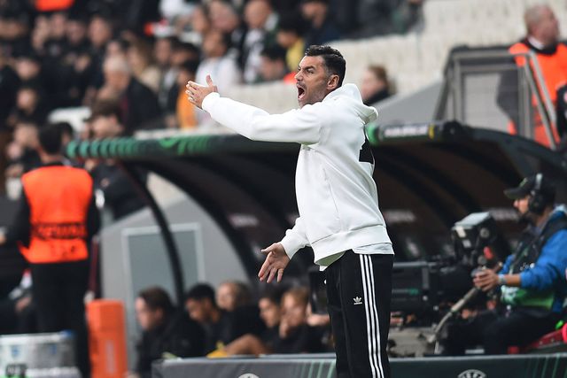 Besiktas fica sem treinador interino