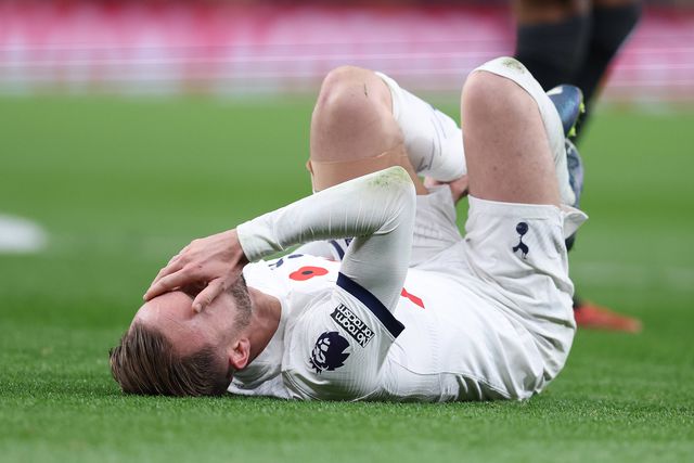 Problemas no Tottenham: Maddison e Van de Ven só voltam em 2024