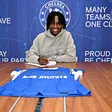 Jovem português assina contrato profissional pelo Chelsea