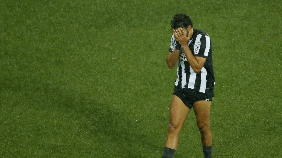 Diego Costa defende treinador após novo desaire do Botafogo: «Se há culpados, somos nós»