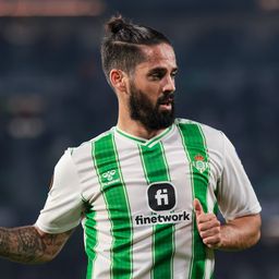 O original vídeo com que o Betis anunciou a renovação de Isco