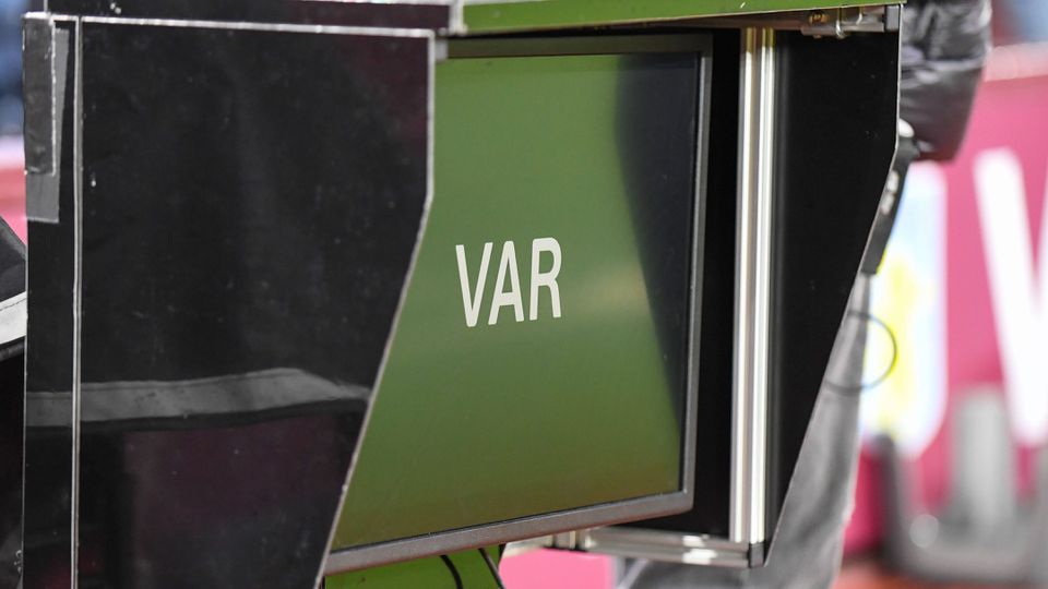 Portugal com luz verde para revelar explicações do VAR nos estádios