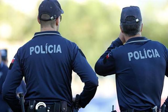 Editorial: parte dos adeptos não reúne condições para ir a um estádio