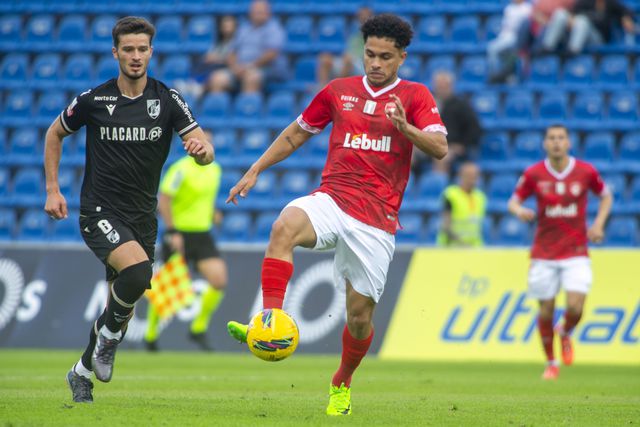 Santa Clara bate V. Guimarães e sobe ao 4.º lugar!