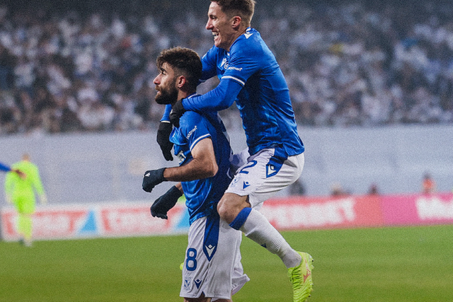 Legia de Gonçalo Feio goleado pelo líder com bis de português