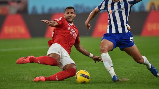 VÍDEO: Pavlidis aumenta a vantagem do Benfica no Clássico